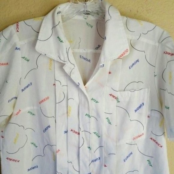 Vintage Tops - VTG White Short Sleeve Multi Colored Around the World Print Blouse S.